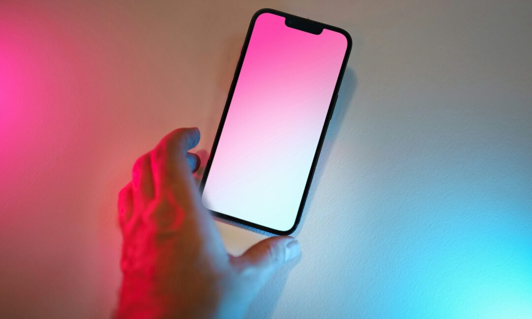 Mobile App Entwicklung: Maßgeschneiderte Lösungen für die mobile Welt H-Cyber